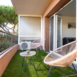 Appartement Grand Proche Du Port Et Des Plages, Sanary-sur-Mer